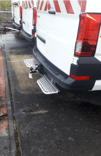 [HER CRAF17 DG] Série HER | Marchepied arrière acier inox avec attelage - Crafter | MAN TGE